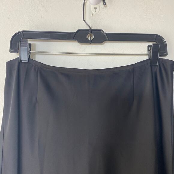 Chico’s Knee-Length Skirt SZ 1.5 (10) Classic Black Stretch Career Modest Goth - Picture 4 of 6